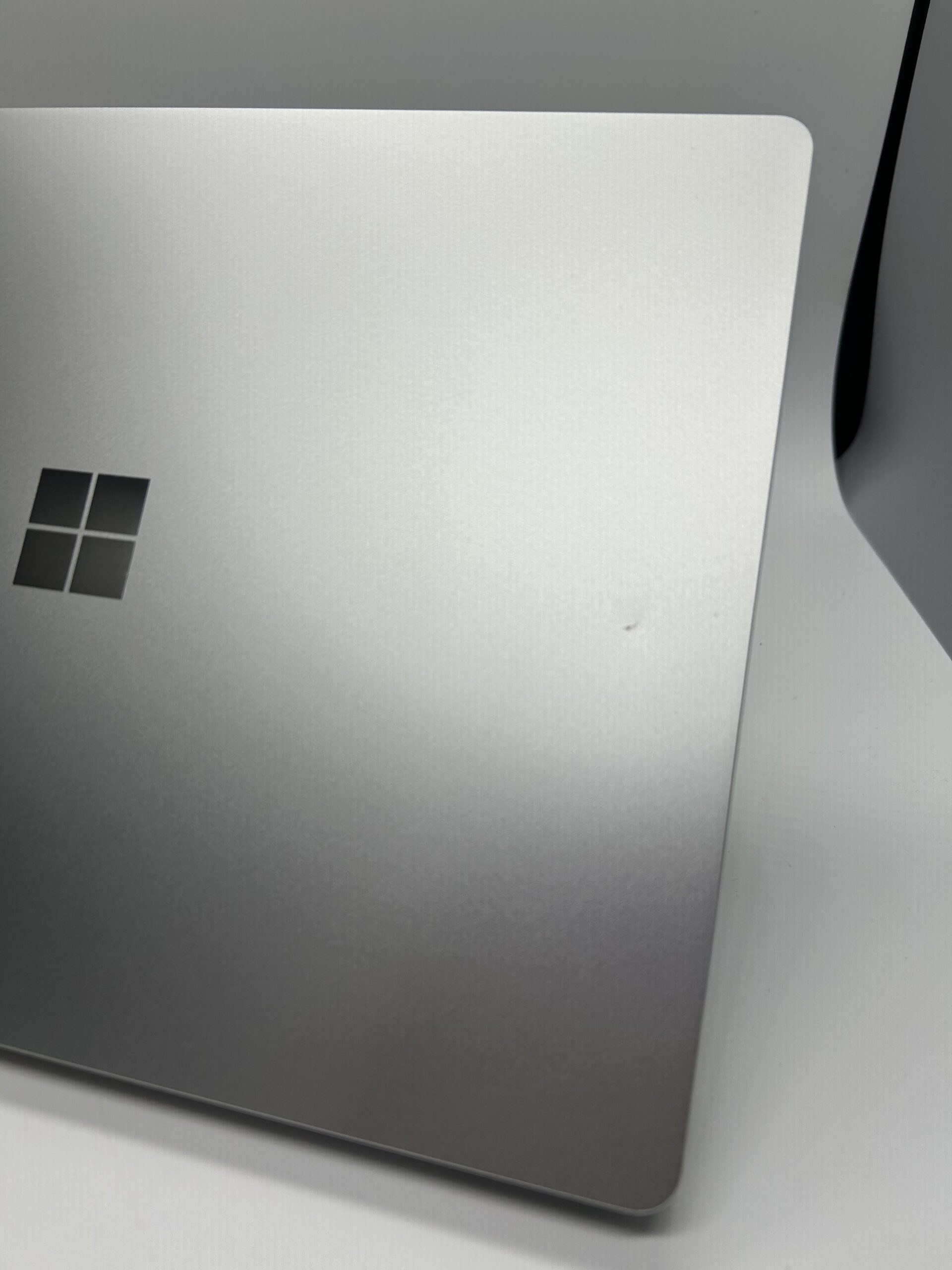 Microsoft Surface Laptop GO i5 - 256Gb - 8Gb ram - Imagine 5