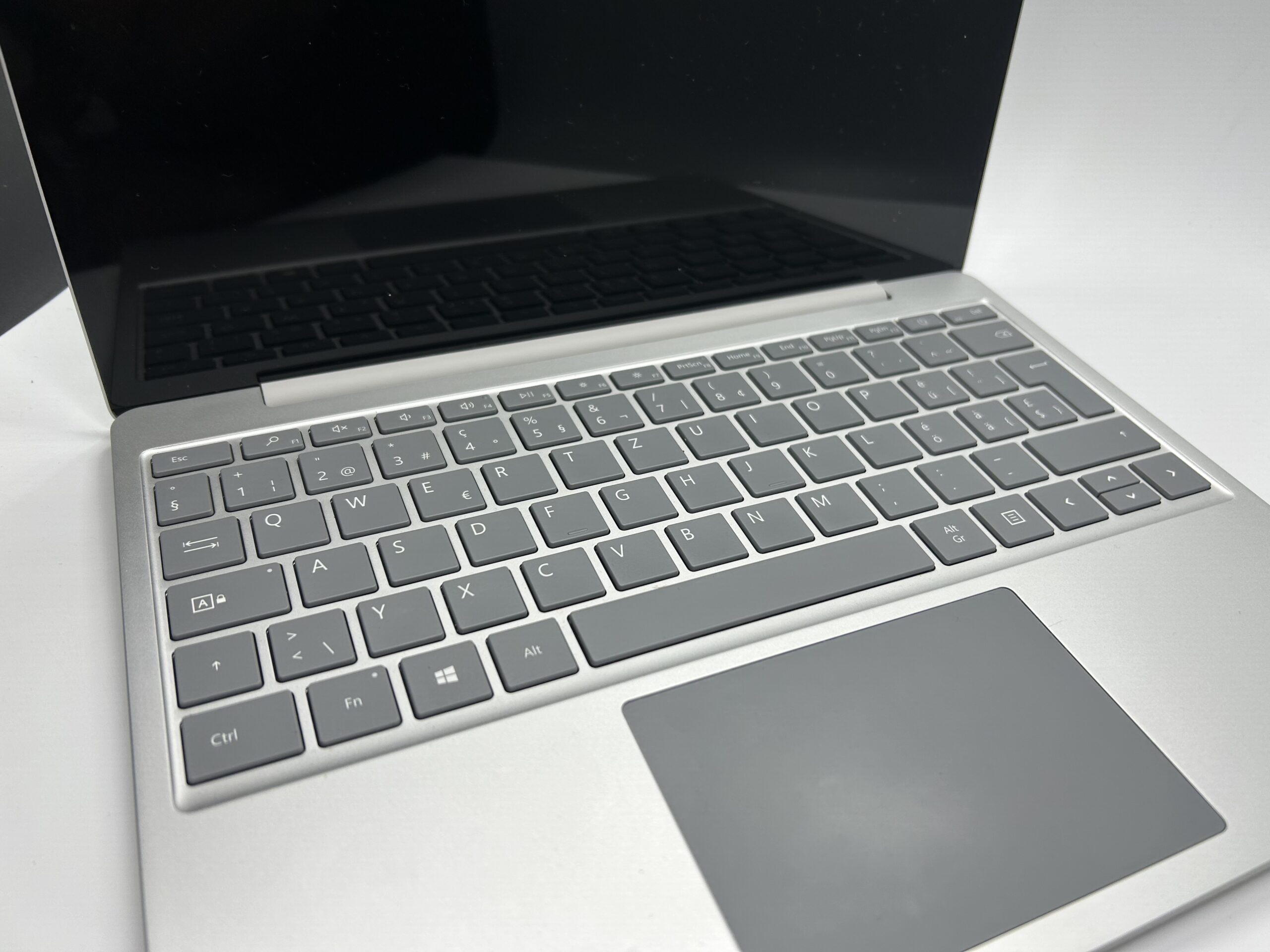 Microsoft Surface Laptop GO i5 - 256Gb - 8Gb ram - Imagine 7