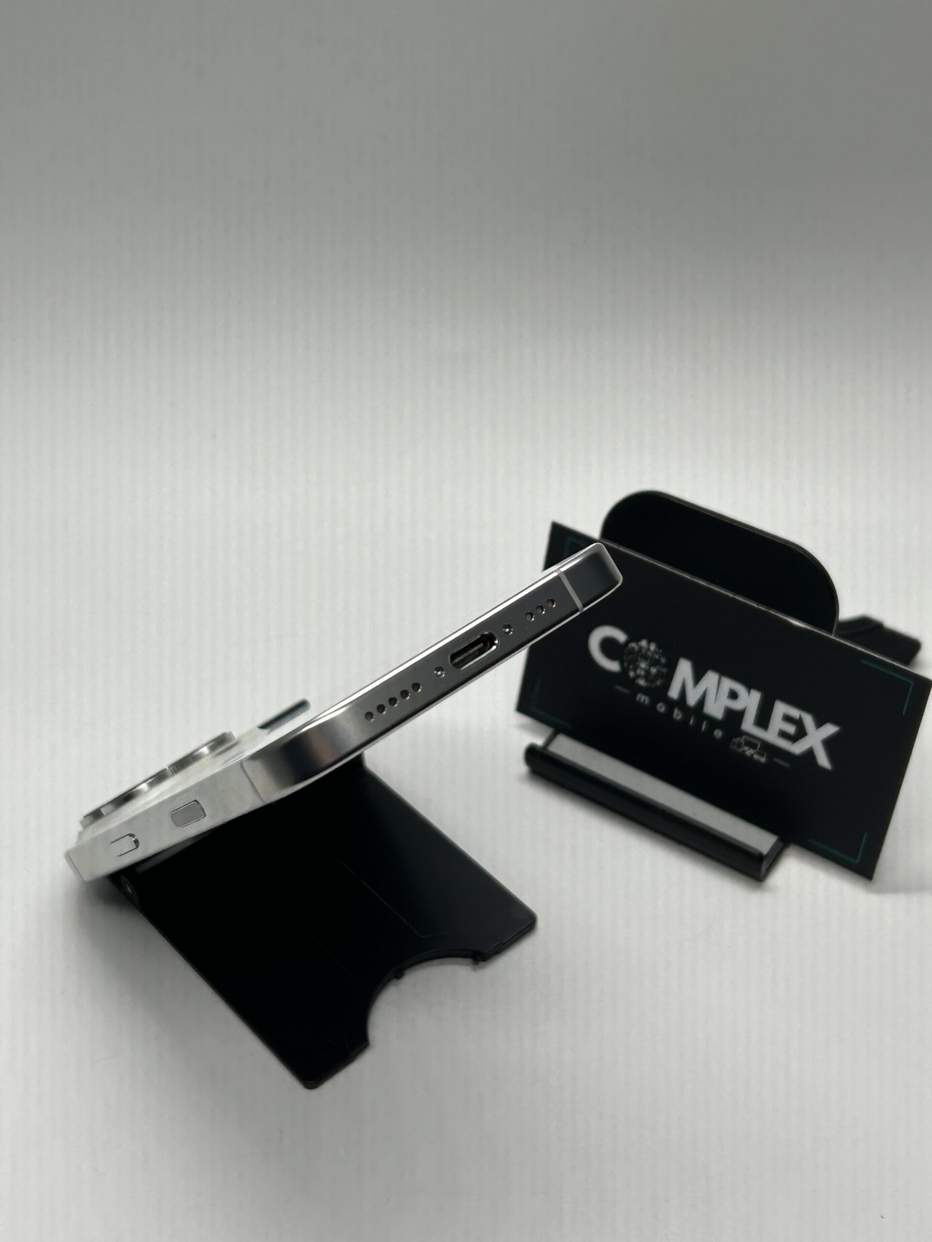 Apple iPhone 16 Pro, 256GB, 5G, White Titanium - Imagine 6