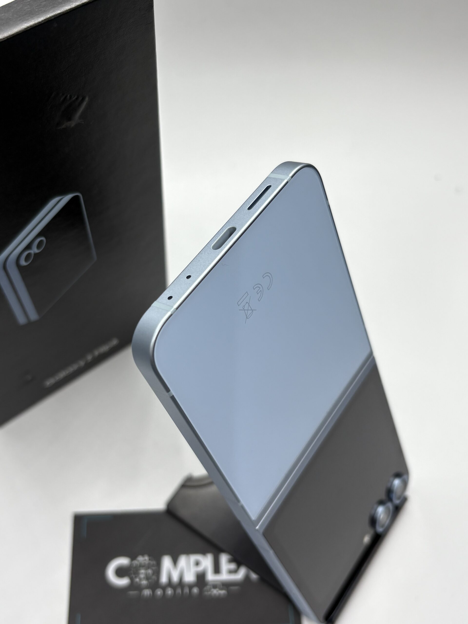 Samsung Galaxy Z Flip 6, 256Gb, 12 Gb Ram, Blue - Imagine 4