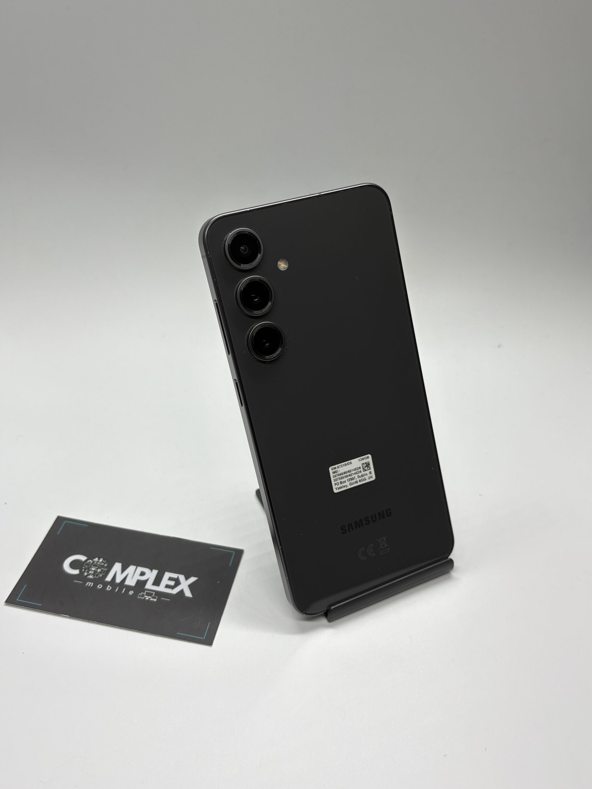 Samsung Galaxy S24 FE- 128Gb / 8Gb ram